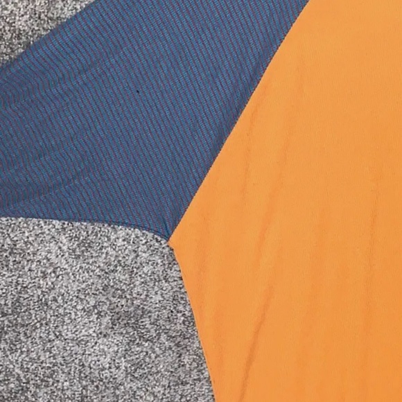 LuLaRoe XS shirt with 3/4 length sleeve. - Picture 4 of 4